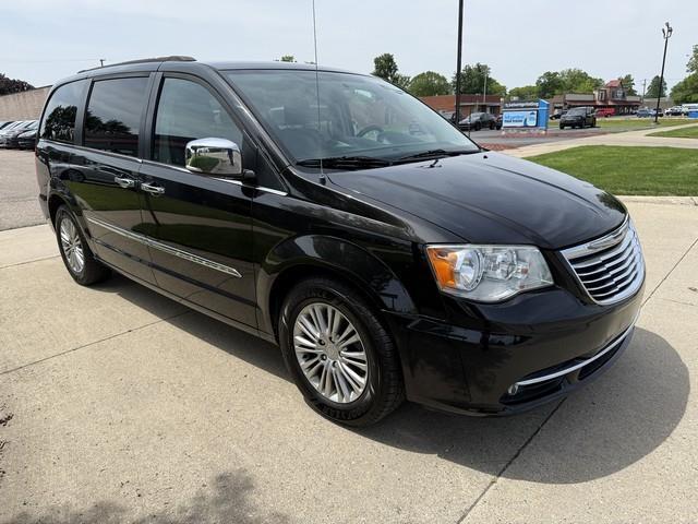Chrysler Town & Country Touring-L 2015