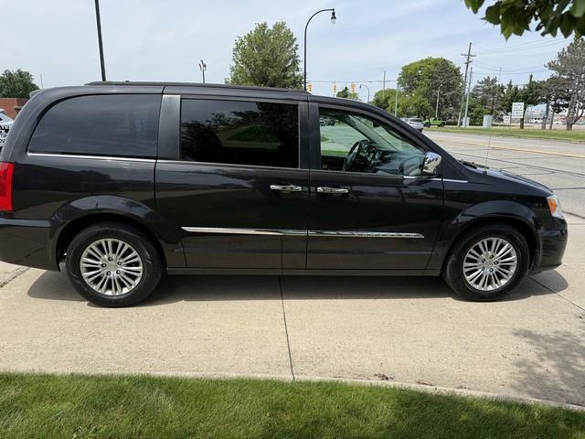 Chrysler Town & Country Touring-L 2015