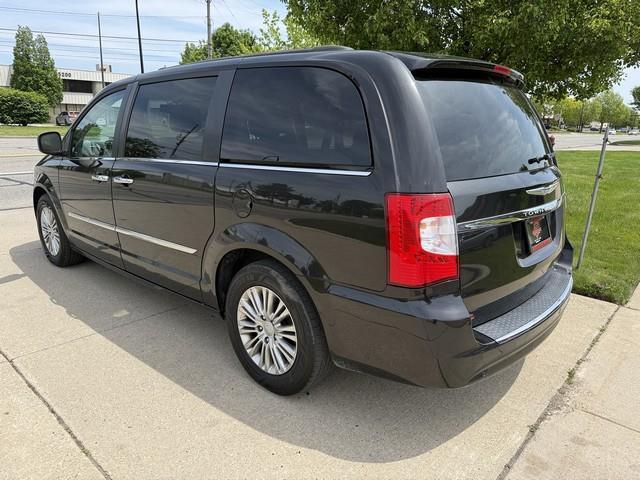 Chrysler Town & Country Touring-L 2015