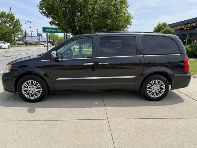 Chrysler Town & Country Touring-L 2015