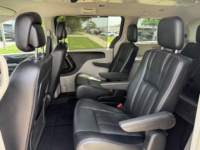 Chrysler Town & Country Touring-L 2015
