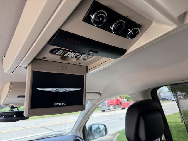 Chrysler Town & Country Touring-L 2015