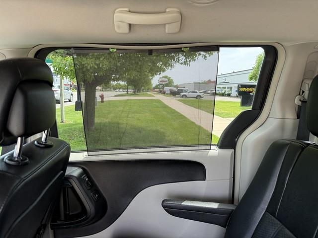 Chrysler Town & Country Touring-L 2015
