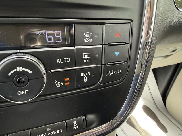 Chrysler Town & Country Touring-L 2015