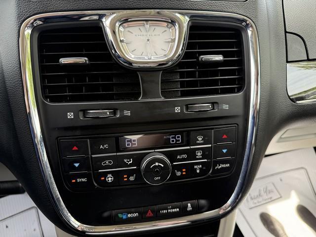 Chrysler Town & Country Touring-L 2015