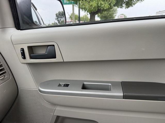 Ford Escape  2008