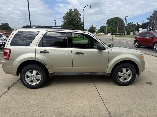 Ford Escape 4dr 103" WB 2.3L XLT 4WD 2011