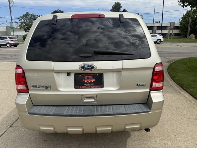 Ford Escape 4dr 103" WB 2.3L XLT 4WD 2011