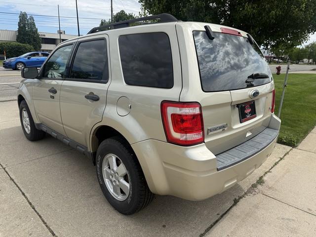 Ford Escape 4dr 103" WB 2.3L XLT 4WD 2011