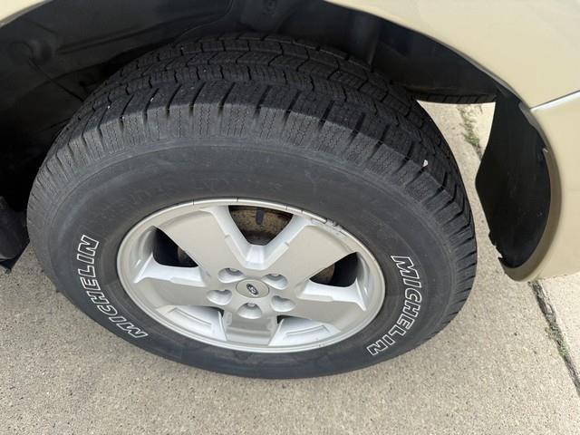 Ford Escape 4dr 103" WB 2.3L XLT 4WD 2011