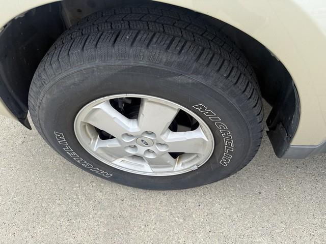 Ford Escape 4dr 103" WB 2.3L XLT 4WD 2011