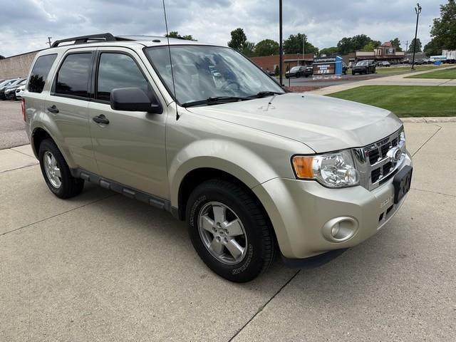 Ford Escape 4dr 103" WB 2.3L XLT 4WD 2011