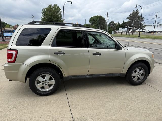 Ford Escape 4dr 103" WB 2.3L XLT 4WD 2011