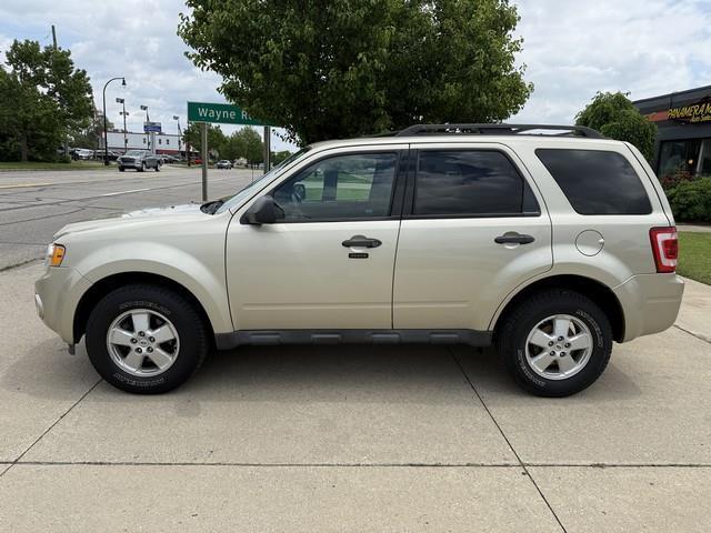 Ford Escape 4dr 103" WB 2.3L XLT 4WD 2011
