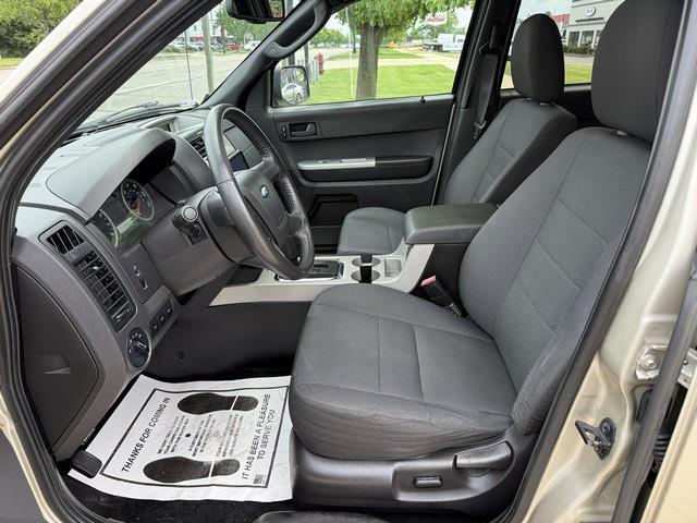 Ford Escape 4dr 103" WB 2.3L XLT 4WD 2011