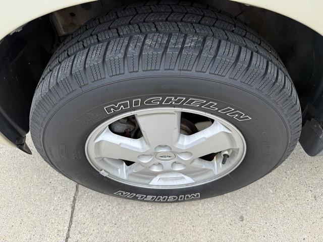Ford Escape 4dr 103" WB 2.3L XLT 4WD 2011