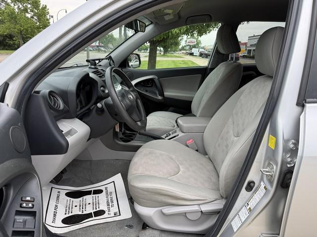 Toyota RAV4 Base I4 4WD 2011