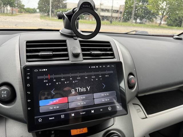 Toyota RAV4 Base I4 4WD 2011
