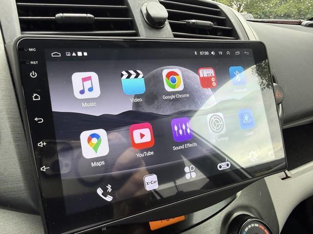 Toyota RAV4 Base I4 4WD 2011