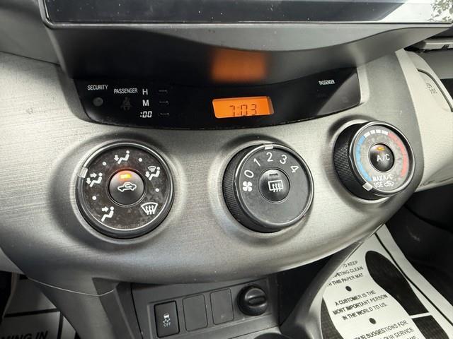 Toyota RAV4 Base I4 4WD 2011