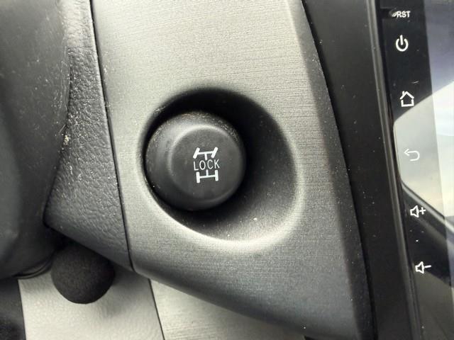 Toyota RAV4 Base I4 4WD 2011