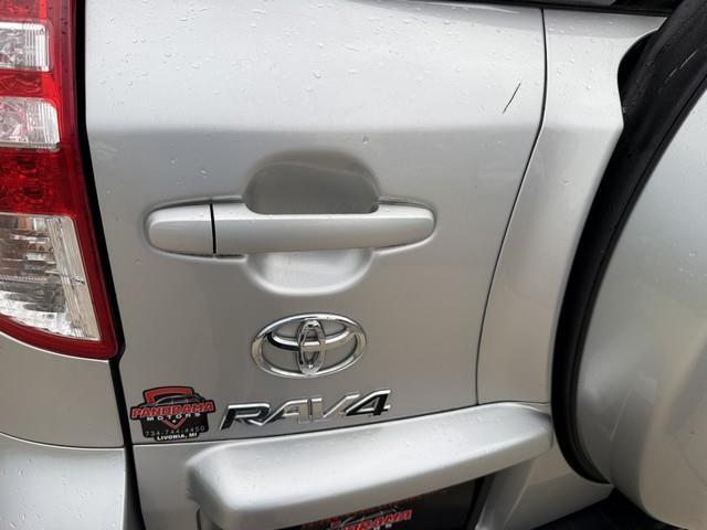 Toyota RAV4 Base I4 4WD 2011