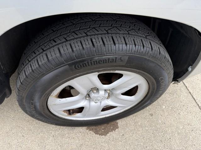 Toyota RAV4 Base I4 4WD 2011