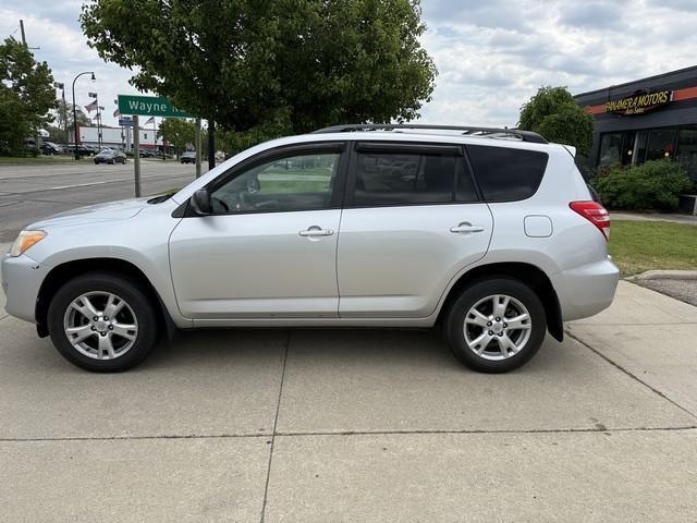Toyota RAV4 Base I4 4WD 2011