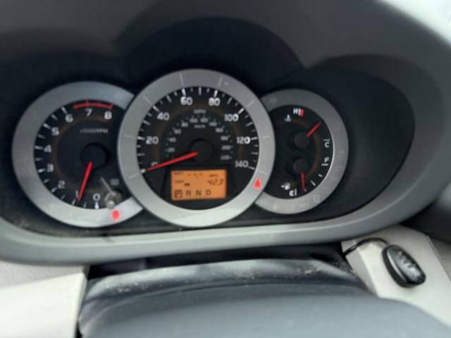 Toyota RAV4 Base I4 4WD 2011