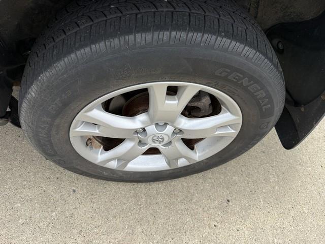 Toyota RAV4 Base I4 4WD 2011