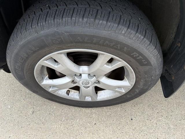 Toyota RAV4 Base I4 4WD 2011