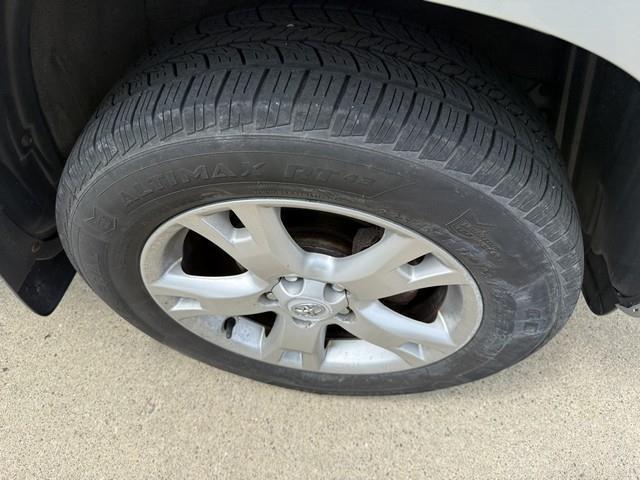 Toyota RAV4 Base I4 4WD 2011