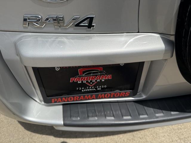 Toyota RAV4 Base I4 4WD 2011