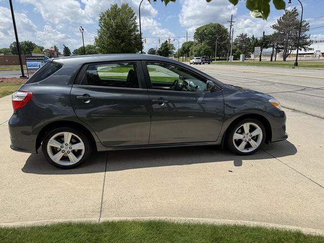 Toyota Matrix S 5-Speed AT 2009