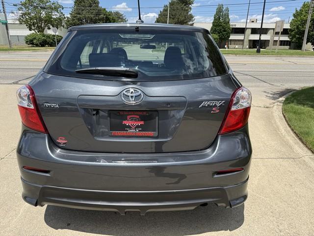 Toyota Matrix S 5-Speed AT 2009