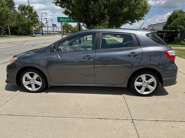 Toyota Matrix S 5-Speed AT 2009