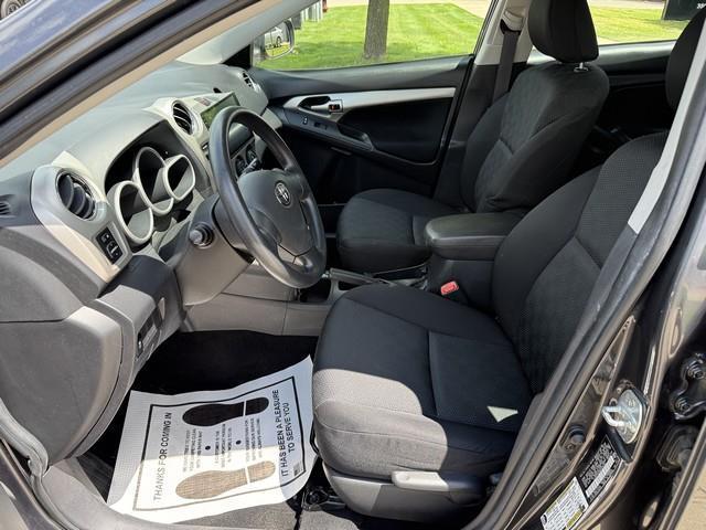 Toyota Matrix S 5-Speed AT 2009