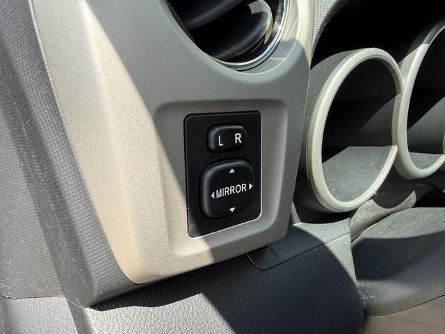 Toyota Matrix S 5-Speed AT 2009