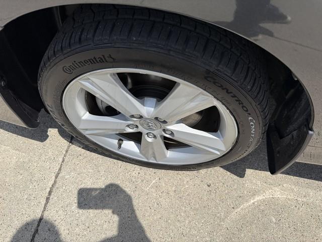 Toyota Matrix S 5-Speed AT 2009