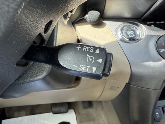 Toyota RAV4 Limited V6 4WD 2012
