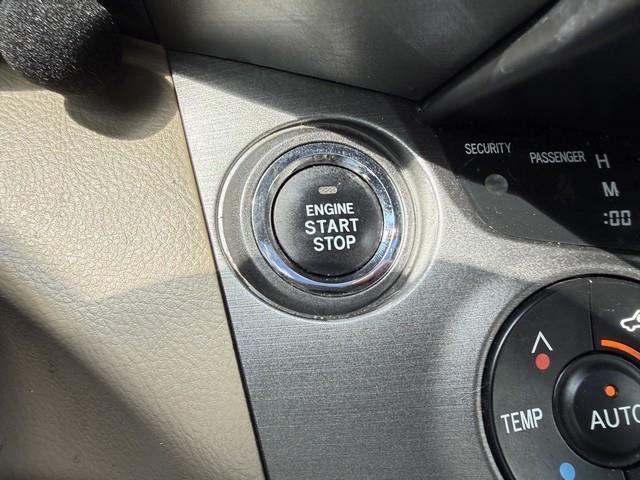 Toyota RAV4 Limited V6 4WD 2012