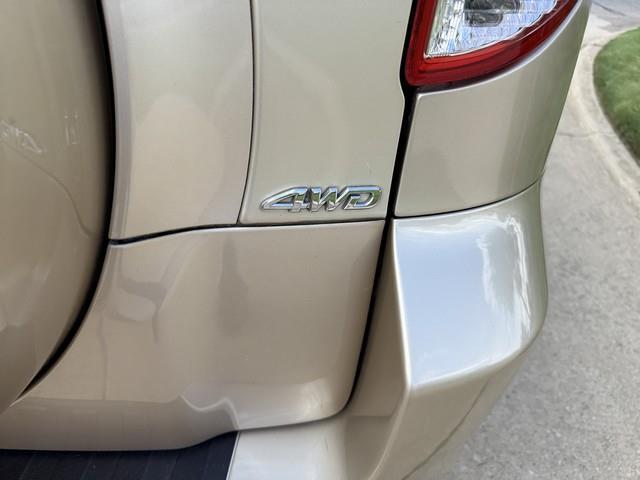 Toyota RAV4 Limited V6 4WD 2012