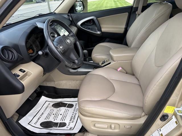 Toyota RAV4 Limited V6 4WD 2012