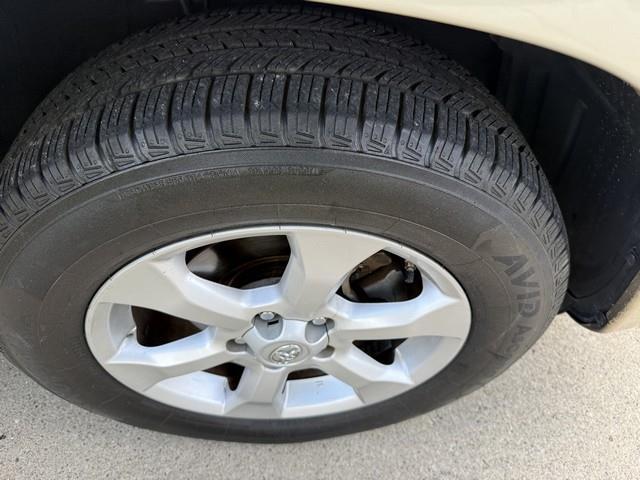 Toyota RAV4 Limited V6 4WD 2012