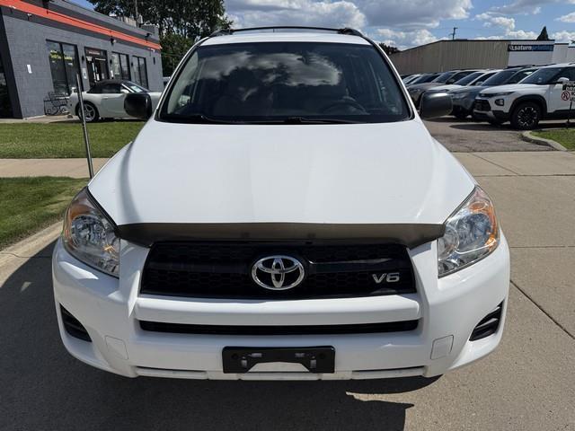 Toyota RAV4 Base V6 2WD 2010