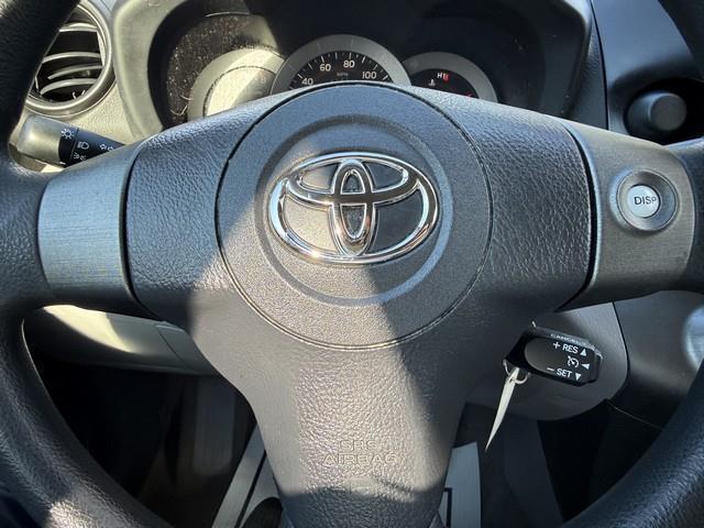 Toyota RAV4 Base V6 2WD 2010