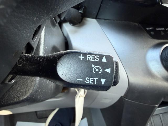 Toyota RAV4 Base V6 2WD 2010