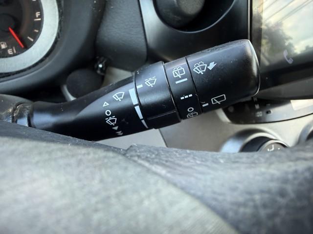 Toyota RAV4 Base V6 2WD 2010