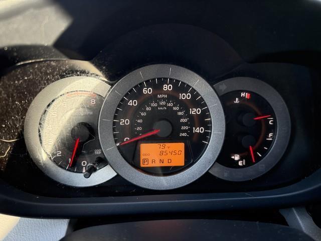 Toyota RAV4 Base V6 2WD 2010