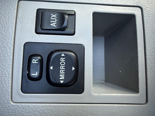 Toyota RAV4 Base V6 2WD 2010